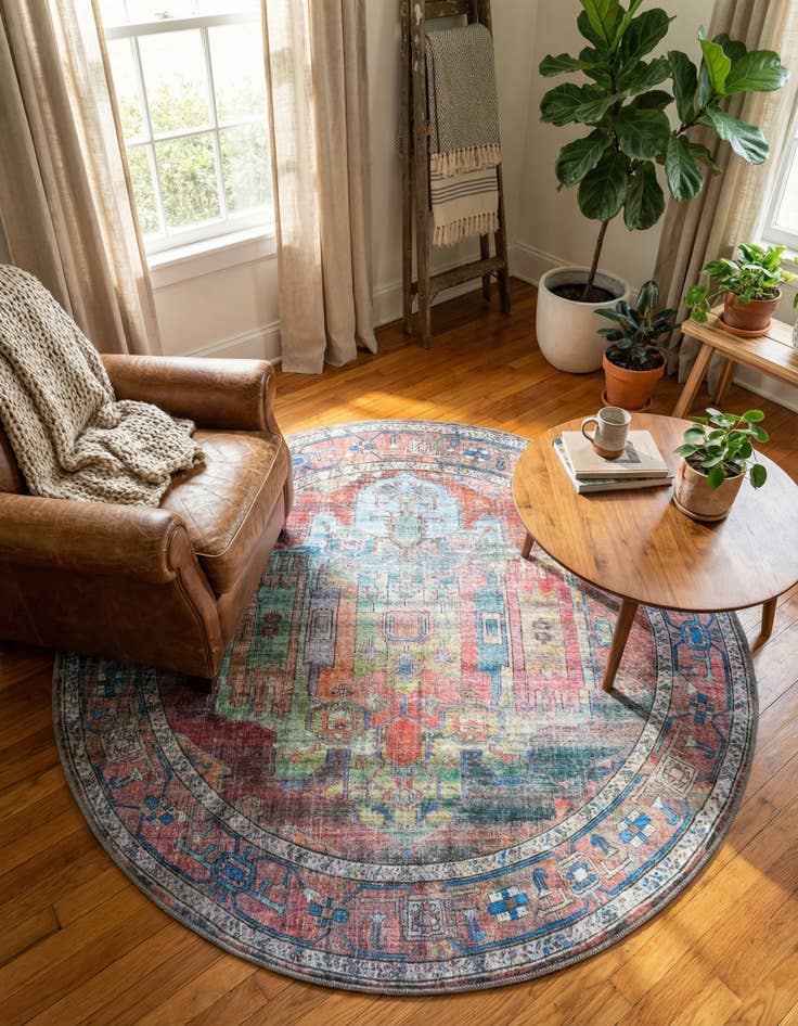 Detail image of 4' x 4' Washable Maahru Round Rug