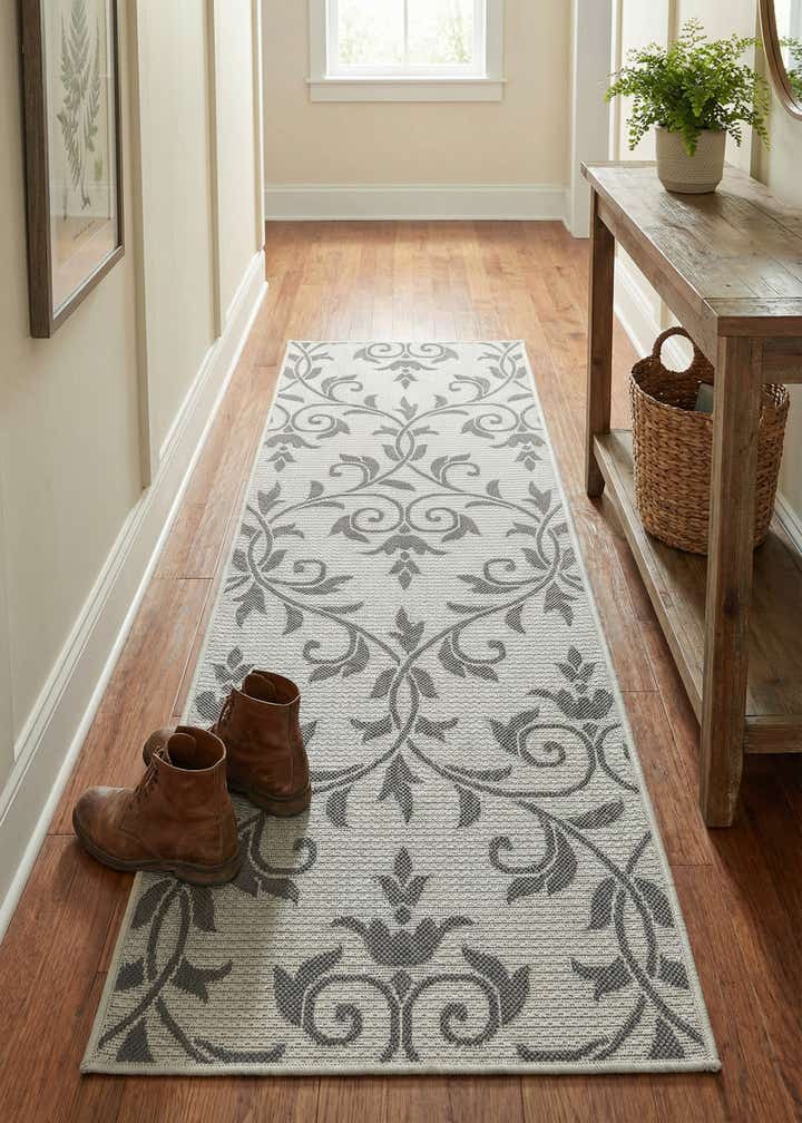 2' 2 x 6' Easy-Clean Botanical Indoor / Outdoor Runner Rug