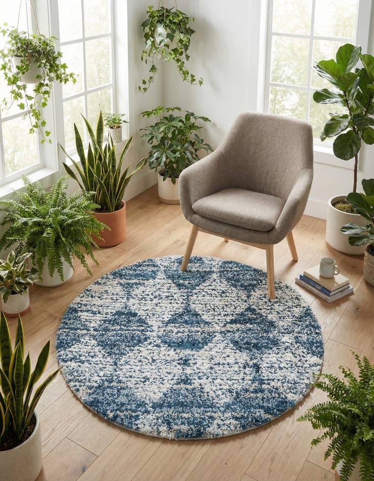 Detail image of 3' 3 x 3' 3 Serenity Shag Round Rug