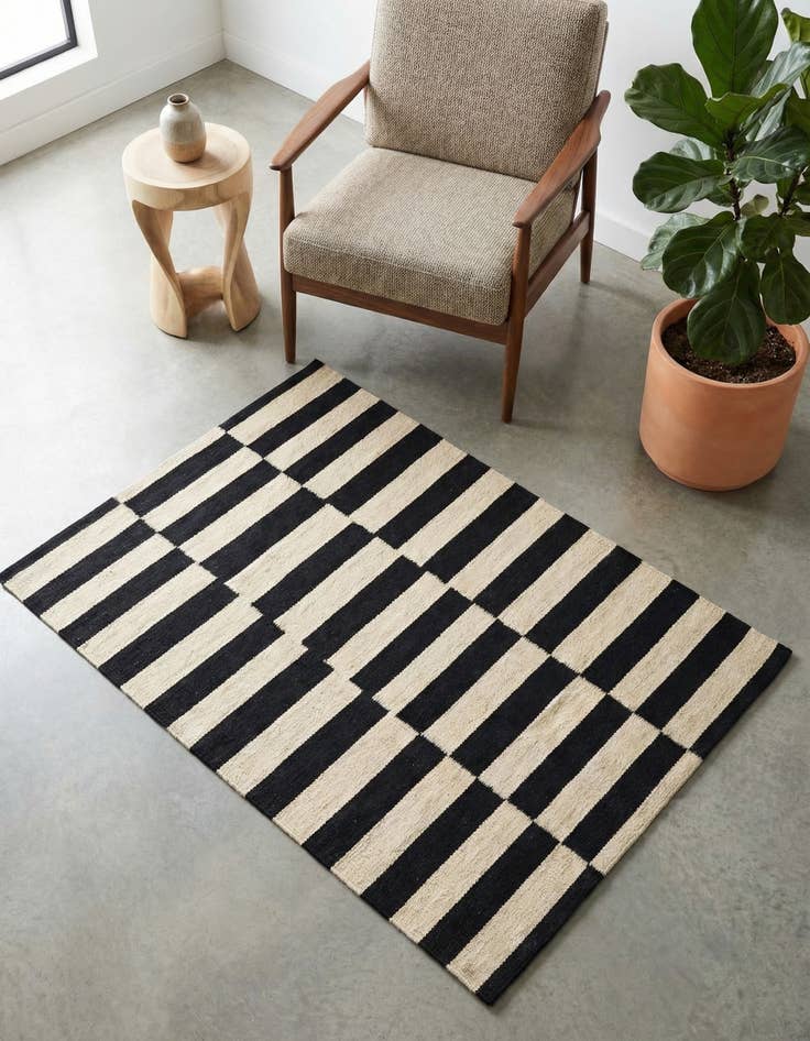 Detail image of 2' 9 x 3' 10 Hand Woven Kilim Modern Wool Rug