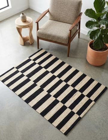 2' 9 x 3' 10 Hand Woven Kilim Modern Wool Rug
