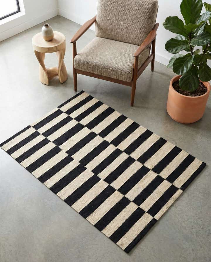 2' 9 x 3' 10 Hand Woven Kilim Modern Wool Rug