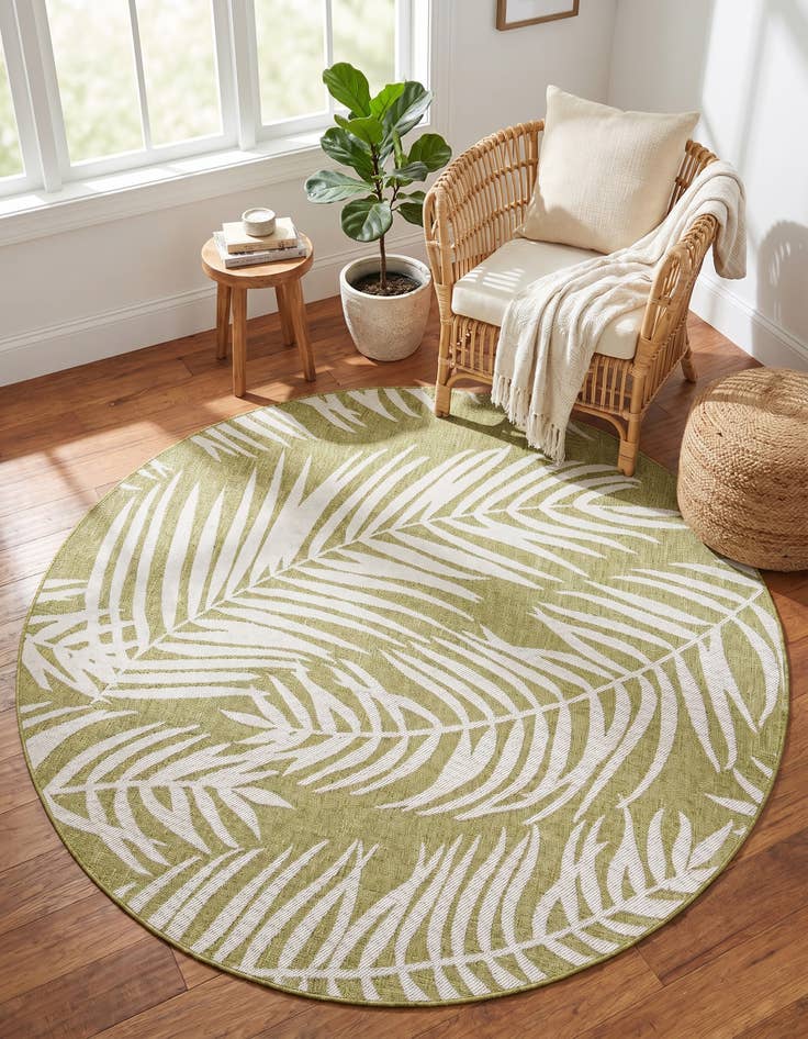 Detail image of 7' 10 x 7' 10 Easy-Clean Botanical Indoor / Outdoor Round Rug