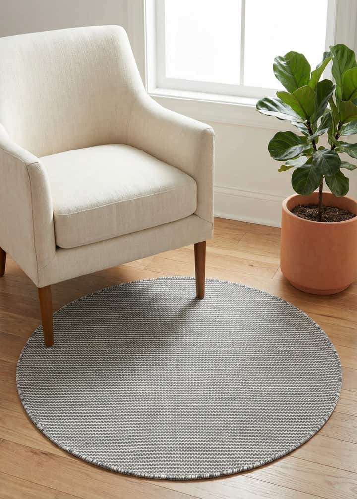 3' 3 x 3' 3 Easy-Clean Jill Zarin Palm Springs Indoor / Outdoor Round Rug