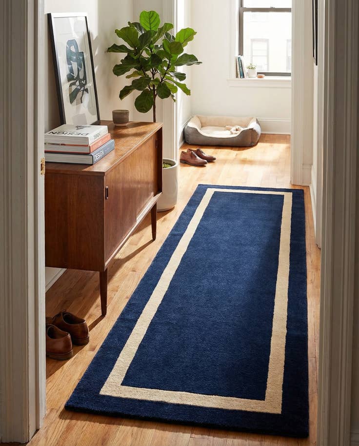 Detail image of 2' 7 x 8' Jill Zarin Border Wool Runner Rug
