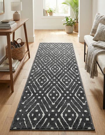 Black Easy-Clean Sabrina Soto Ella Indoor / Outdoor Runner Rug