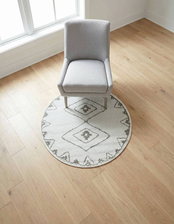 Detail image of 3' x 3' Oslo Round Rug
