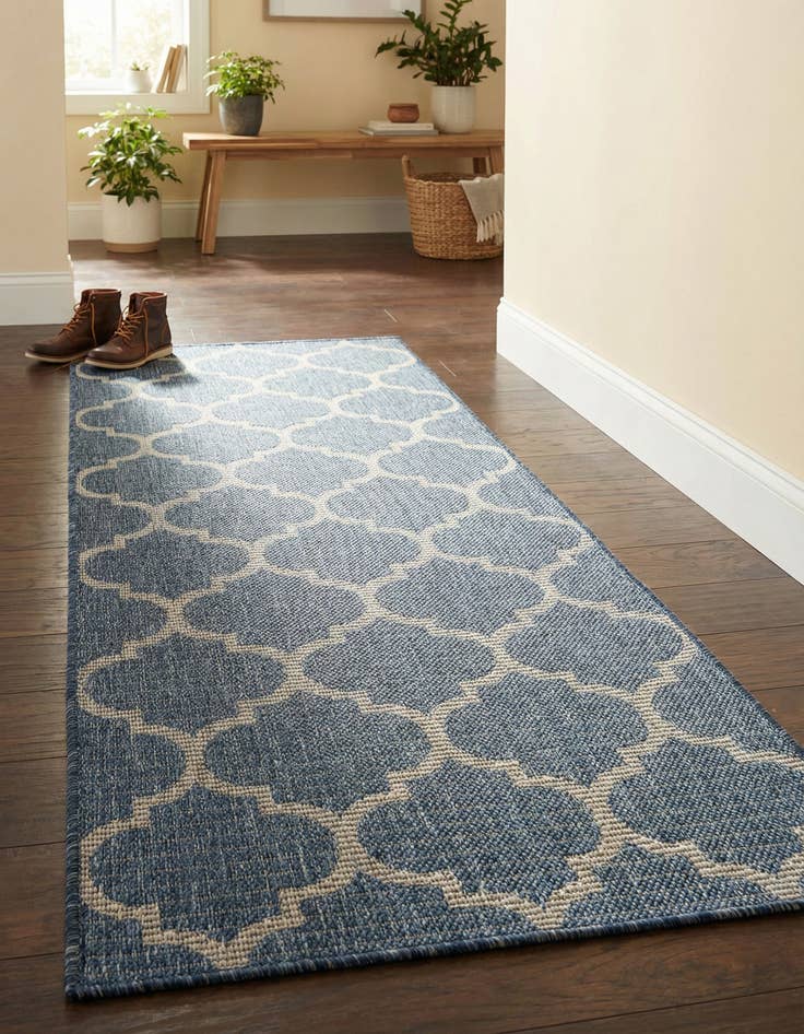 Detail image of 2' x 5' Washable Lattice Indoor / Outdoor Runner Rug