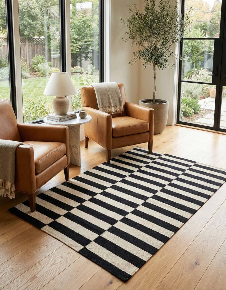 Detail image of 3' 4 x 4' 10 Hand Woven Kilim Modern Wool Rug