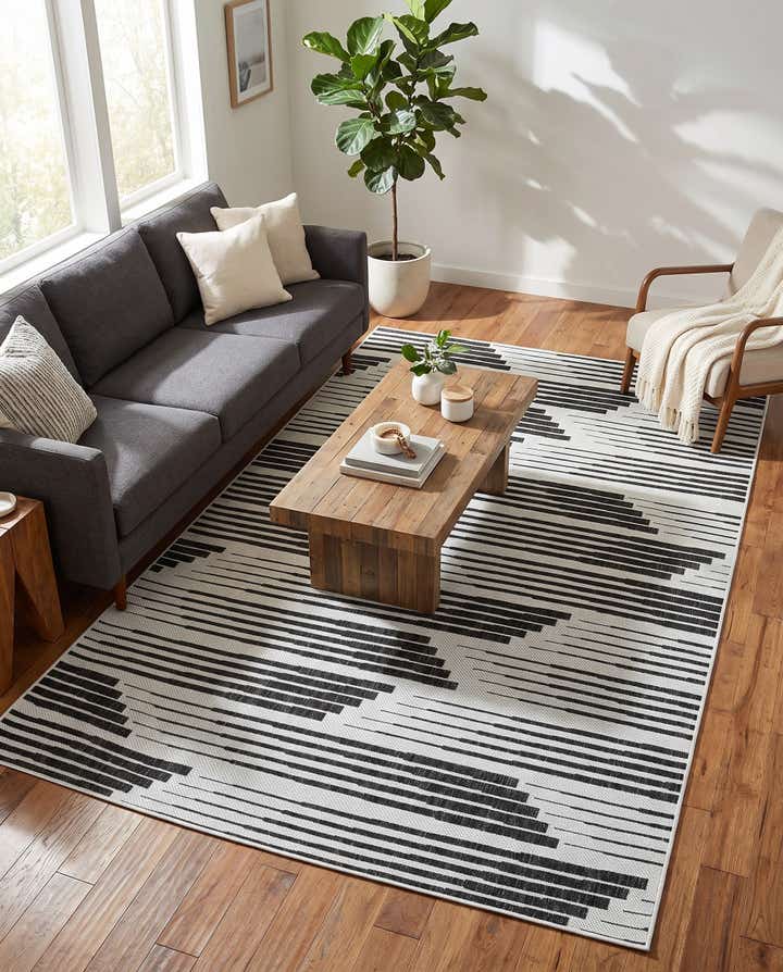 5' 3 x 8' Easy-Clean Modern Indoor / Outdoor Rug