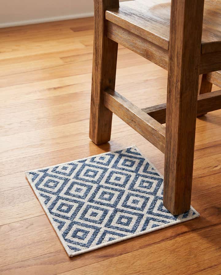 1' 4 x 1' 4 Easy-Clean Jill Zarin Costa Rica Indoor / Outdoor Sample Rug