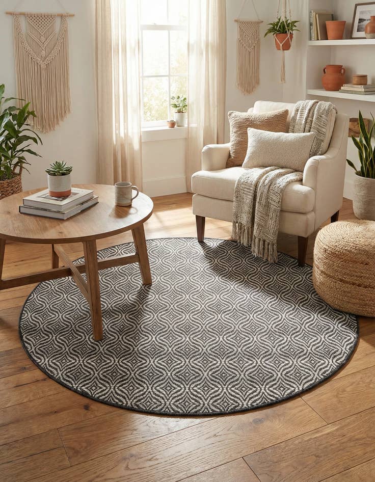 Detail image of 5' 3 x 5' 3 Easy-Clean Trellis Indoor / Outdoor Round Rug