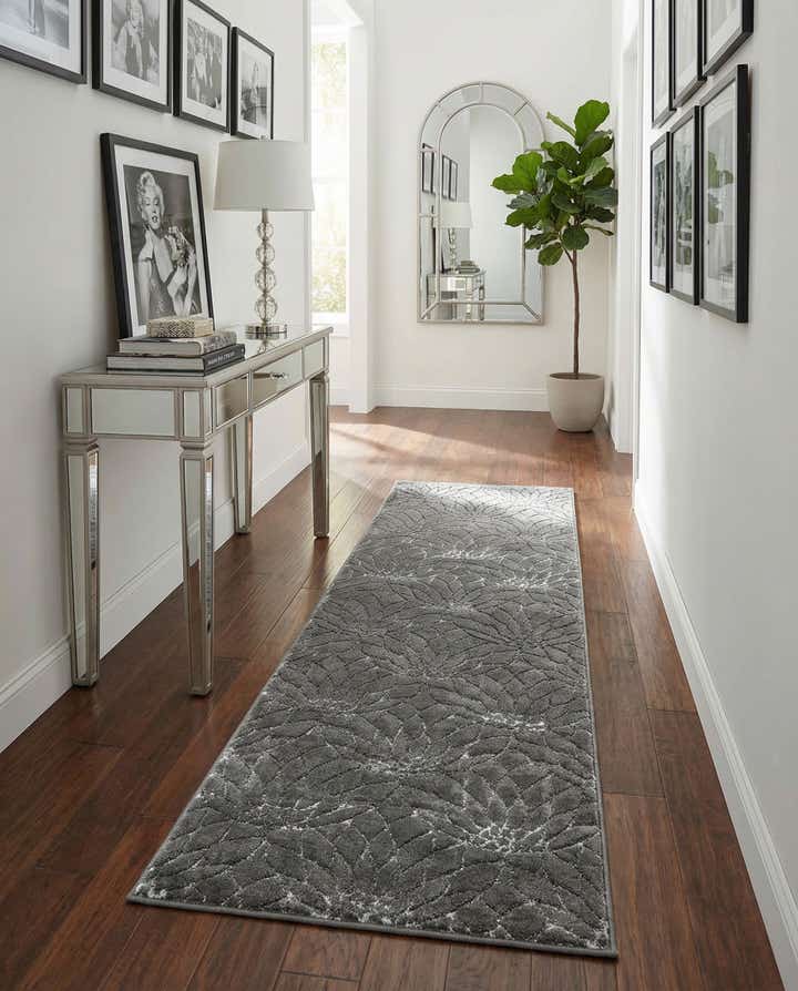 2' x 6' Marilyn Monroe™ Glam Dahlia Runner Rug