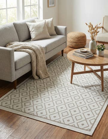 Ivory Easy-Clean Trellis Indoor / Outdoor Rug
