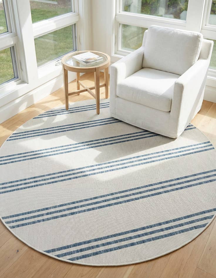 Detail image of 6' 7 x 6' 7 Washable Jill Zarin Anguilla Indoor / Outdoor Round Rug