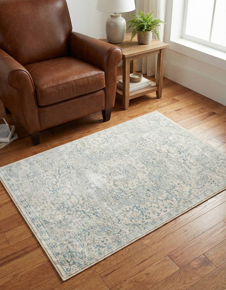 Detail image of 3' 3 x 5' 3 Newport Rug