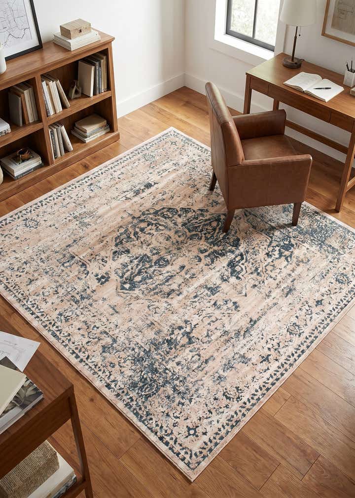 6' 9 x 7' Villa Square Rug
