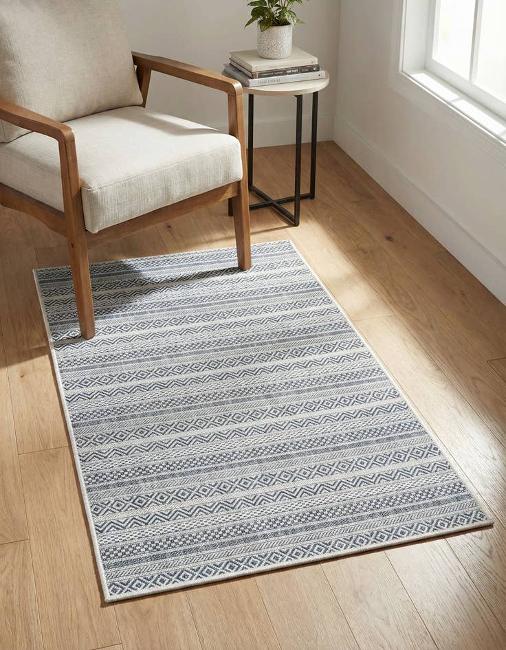 Detail image of 3' x 5' 3 Washable Ribbon Indoor / Outdoor Rug