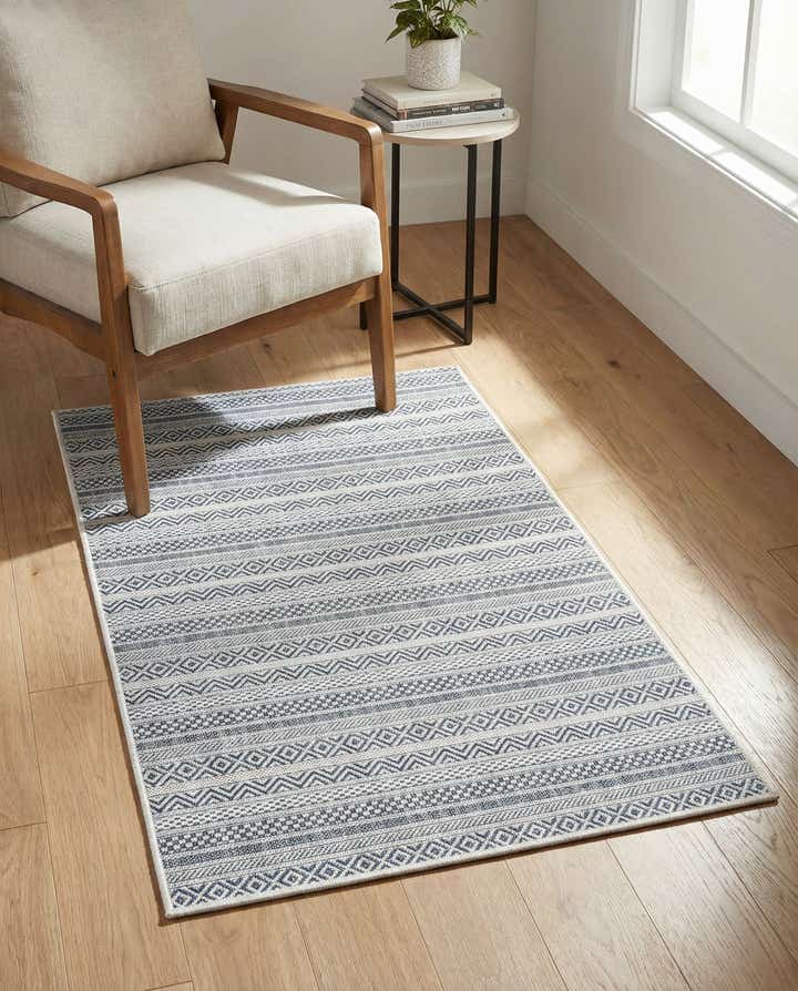 3' x 5' 3 Easy-Clean Ribbon Indoor / Outdoor Rug