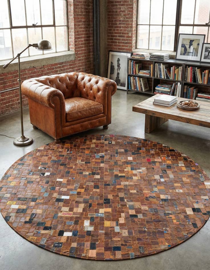 Detail image of 7' 10 x 7' 10 Jean Leather Tag Round Rug