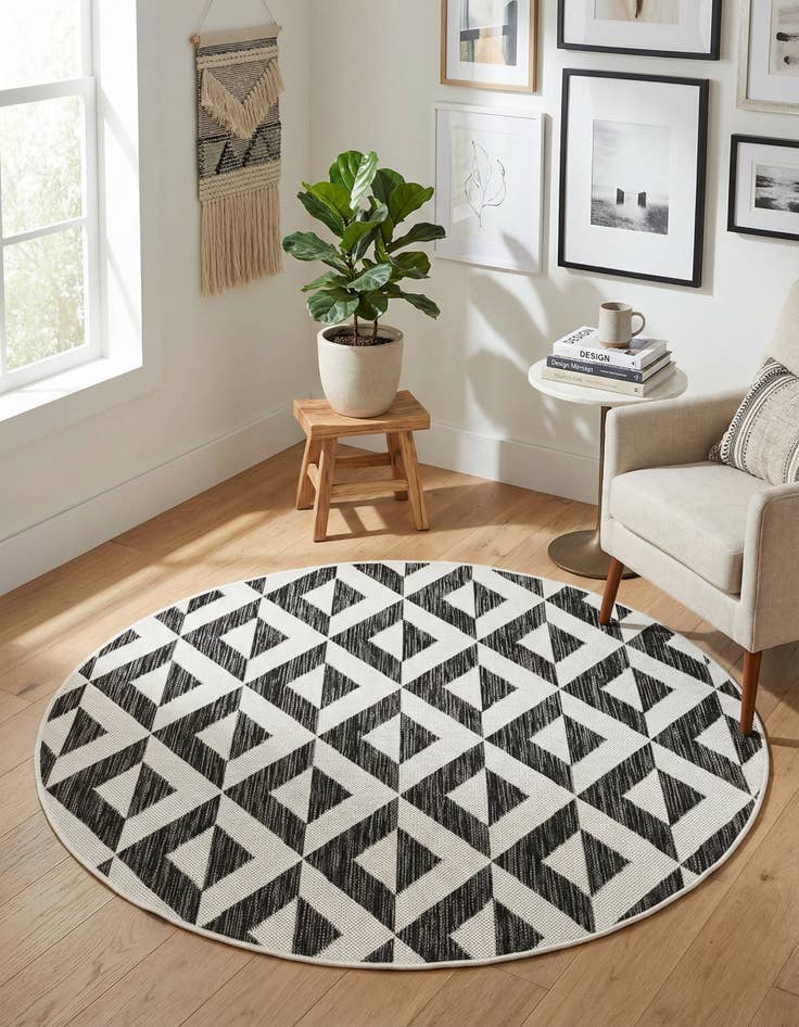 Detail image of 4' x 4'  Washable Jill Zarin Napa Indoor / Outdoor Round Rug