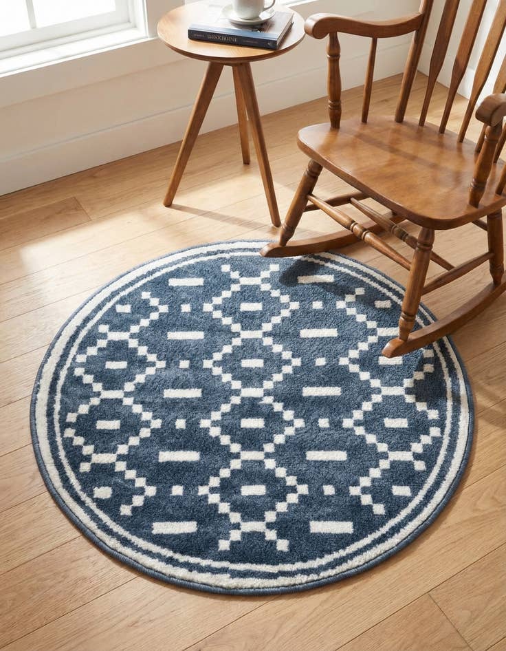 Detail image of 3' x 3' Oslo Round Rug