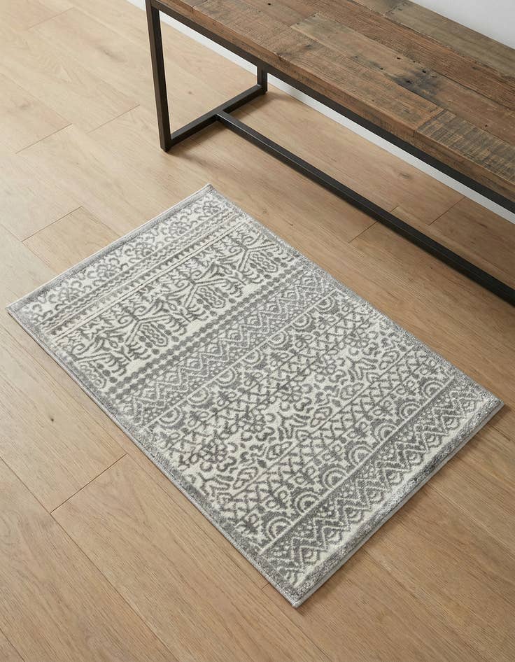 Detail image of Jill Zarin 2' x 3' Uptown Cloisters Rug