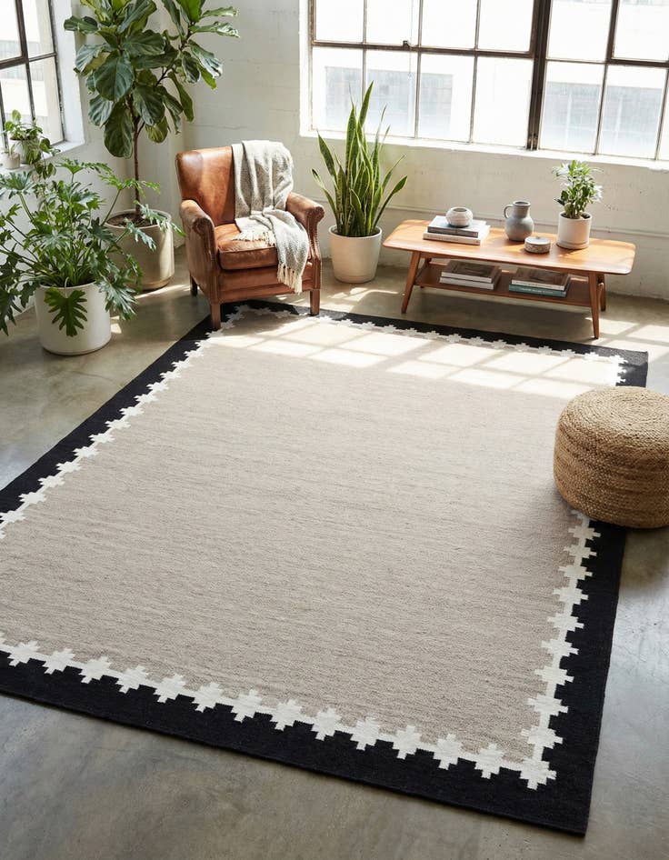 Detail image of 9' x 12' Hand Woven Kilim Wool Rug