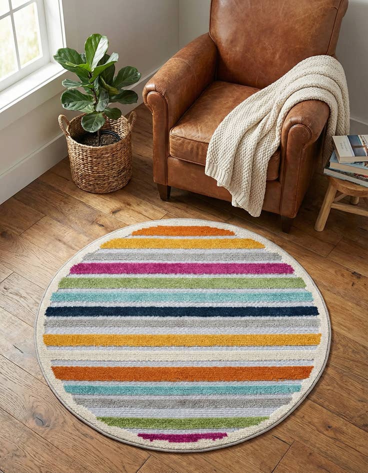 Detail image of 3' 3 x 3' 3  Washable Aruba Indoor / Outdoor Round Rug