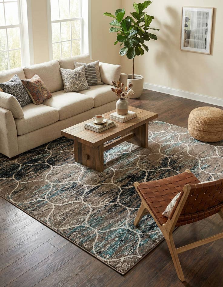 Detail image of 7' 10 x 7' 10 Lattice Frieze Square Rug