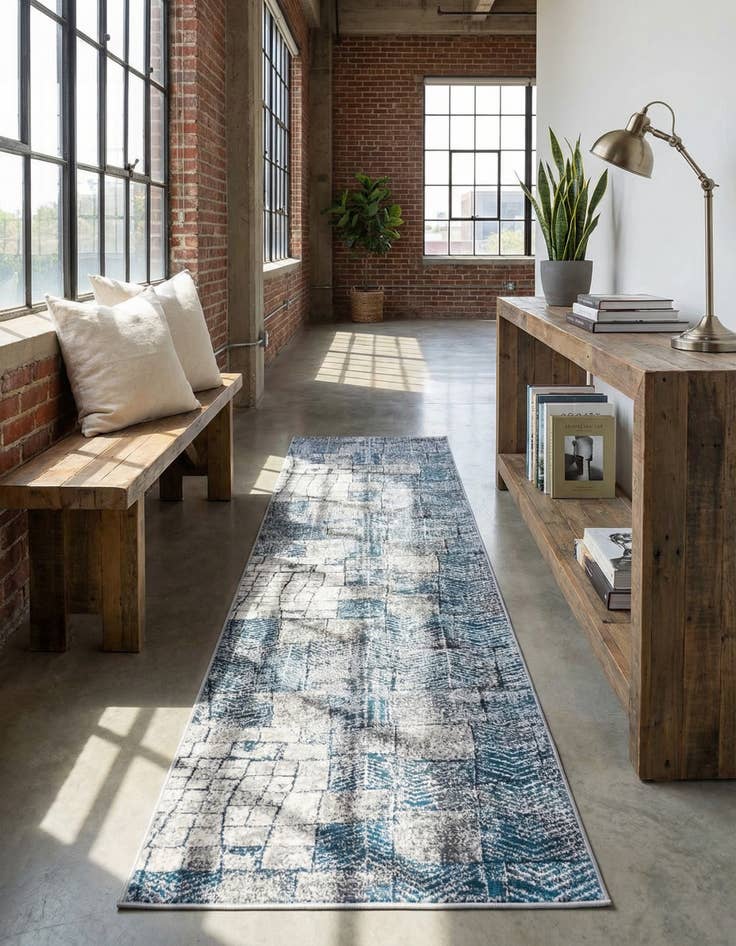 Detail image of 2' 7 x 10' Valencia Runner Rug