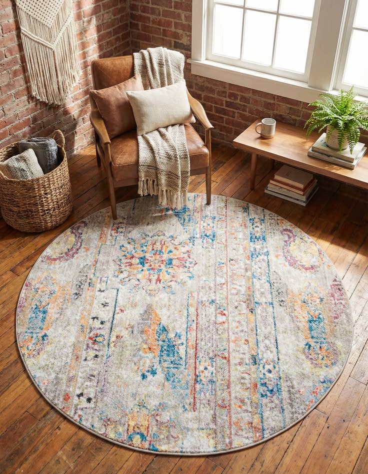 Detail image of 5' x 5' Madrid Round Rug