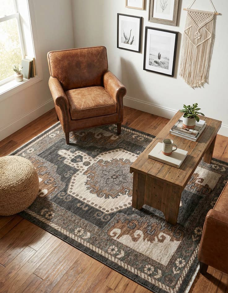 Detail image of 5' x 7' 7 Grand Tradition Rug