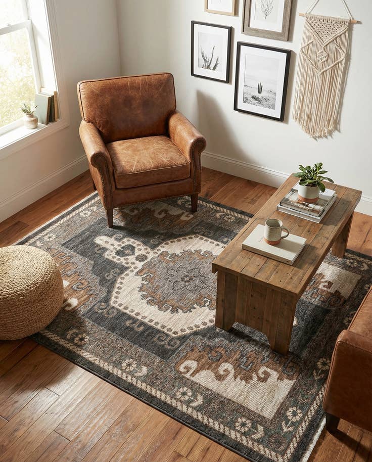 Detail image of 5' x 7' 7 Grand Tradition Rug