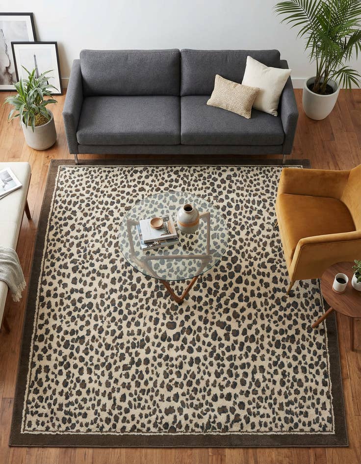 Detail image of 7' 10 x 7' 10 Savannah Square Rug