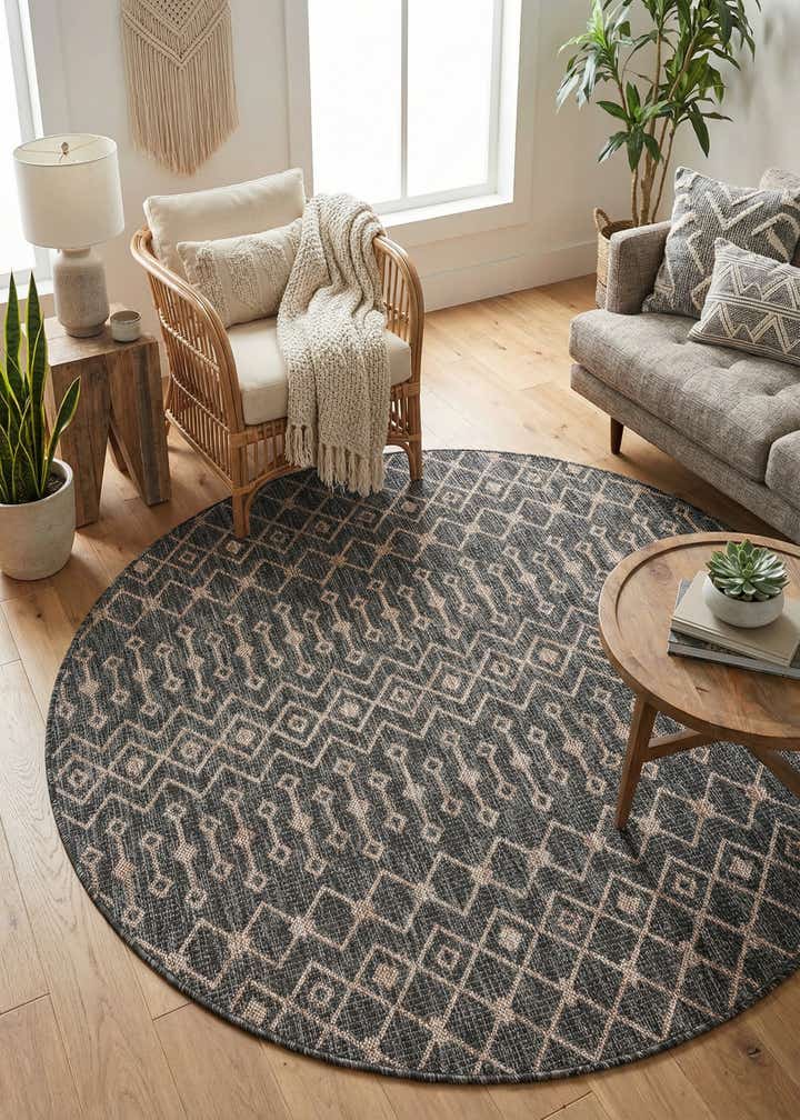5' 3 x 5' 3 Easy-Clean Trellis Indoor / Outdoor Round Rug