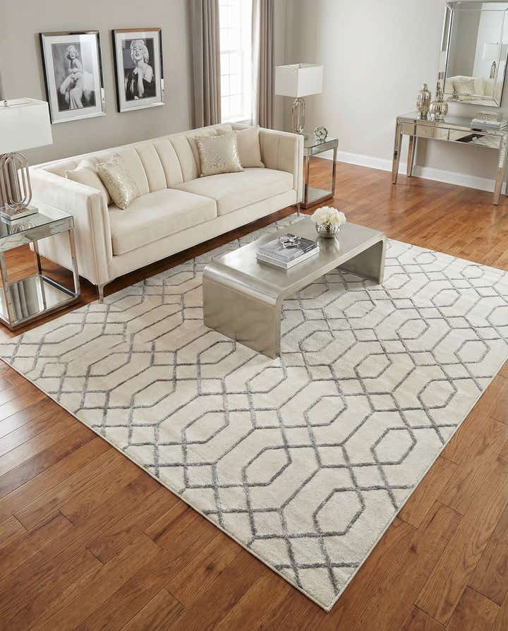 7' 10 x 7' 10 Marilyn Monroe™ Glam Trellis Square Rug