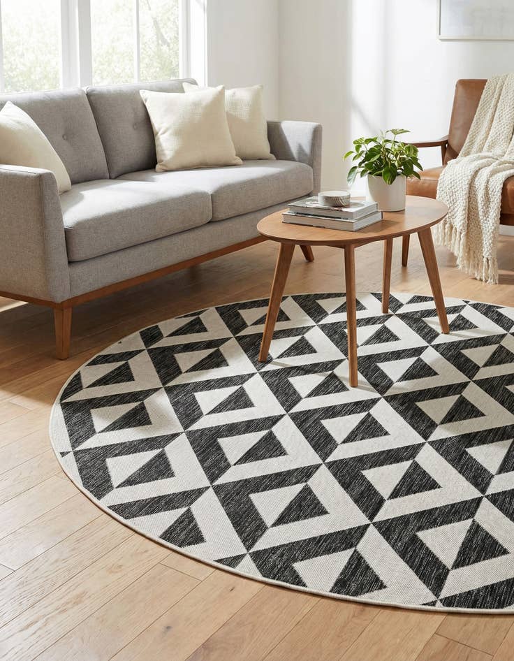 Detail image of 6' 7 x 6' 7 Washable Jill Zarin Napa Indoor / Outdoor Round Rug