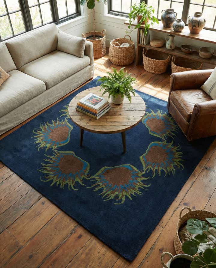 7' 5 x 7' 7 Luna Square Rug