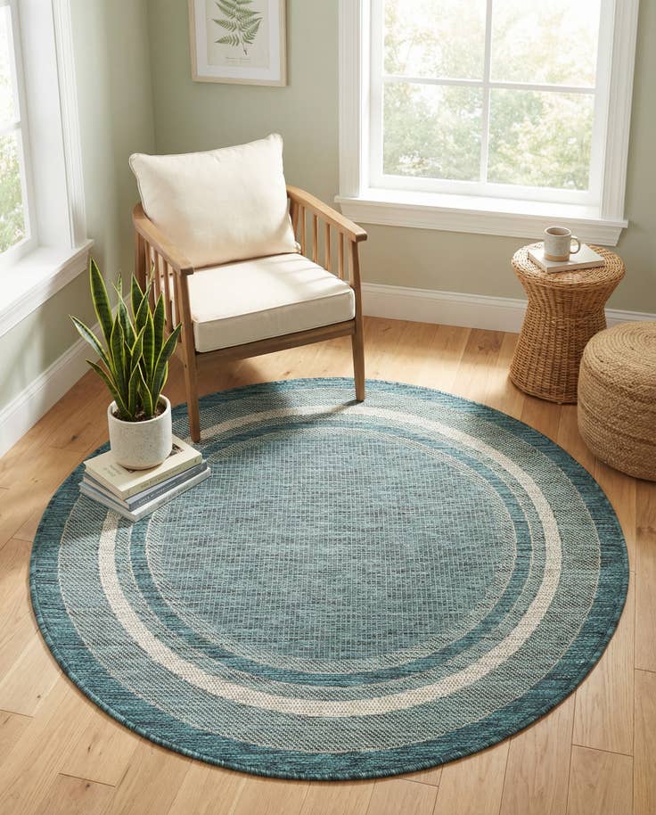 Detail image of 4' x 4' Easy-Clean Border Indoor / Outdoor Round Rug