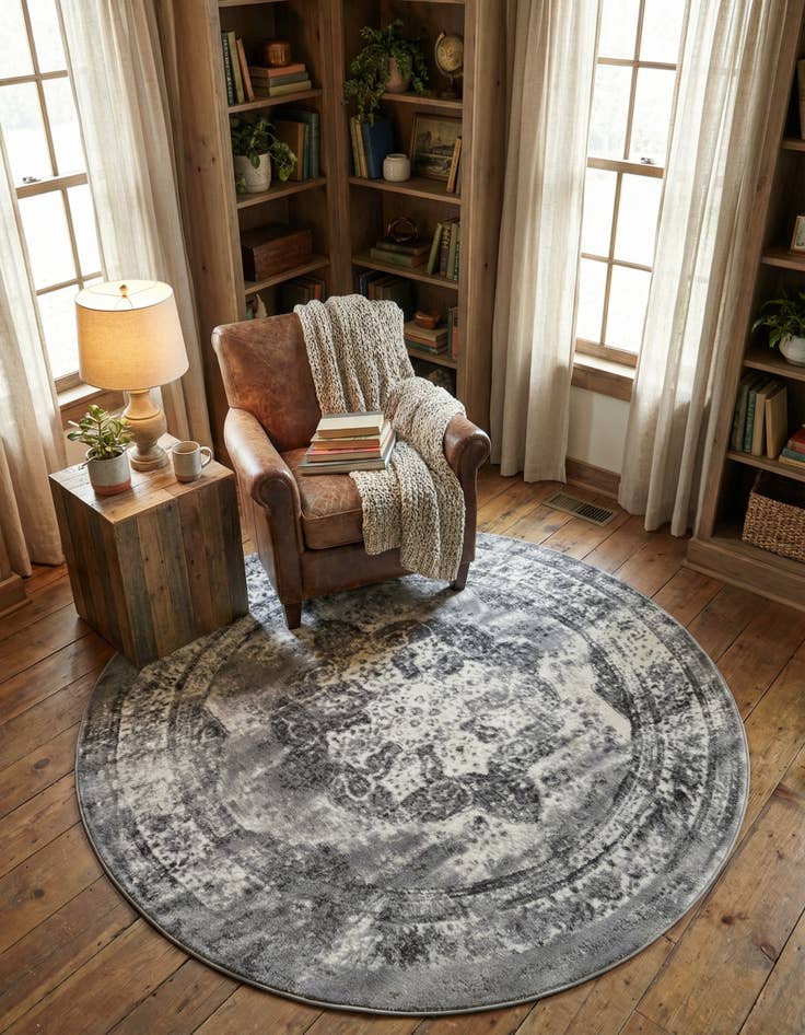 Detail image of 6' x 6' Monaco Round Rug