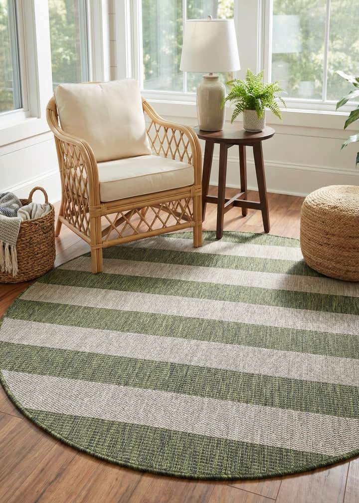 5' 3 x 5' 3 Easy-Clean Ribbon Indoor / Outdoor Round Rug