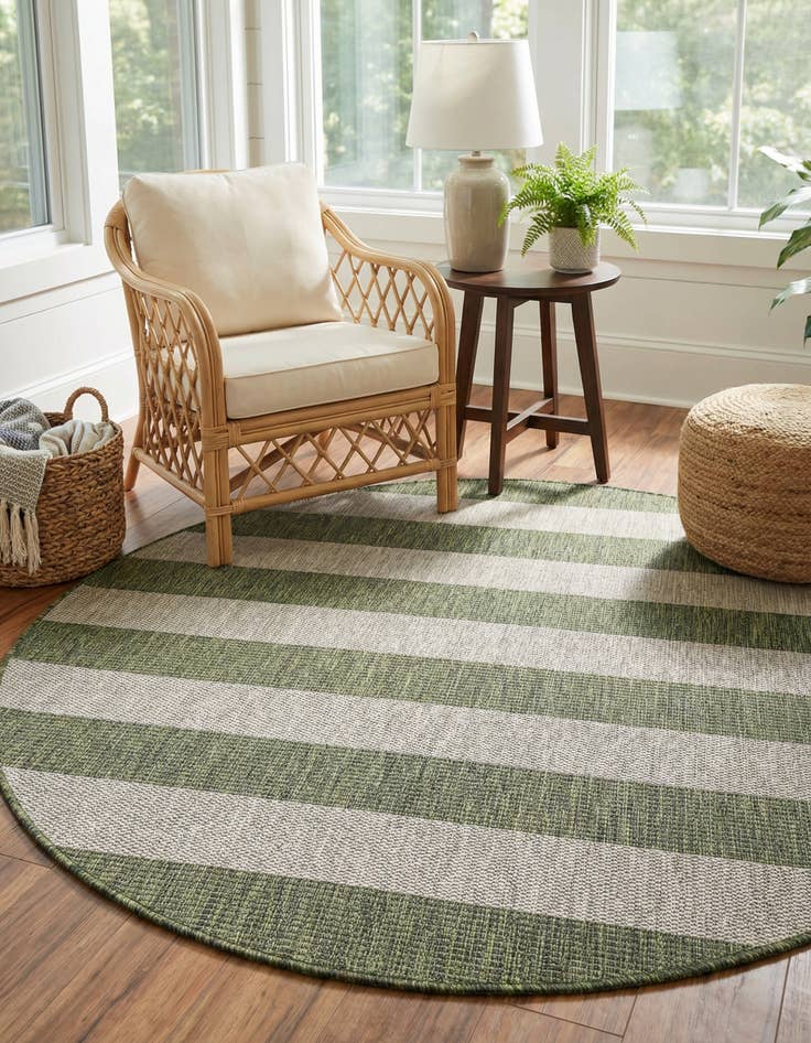 Detail image of 5' 3 x 5' 3 Easy-Clean Ribbon Indoor / Outdoor Round Rug