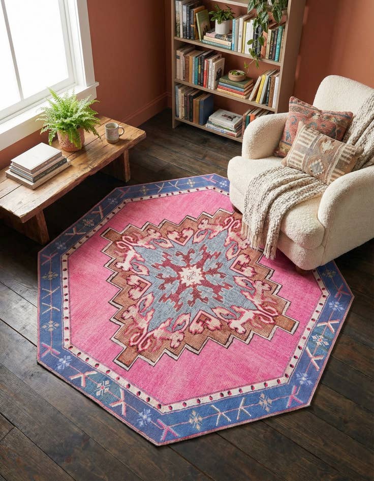 Detail image of 7' 6 x 7' 6 Timeless Octagon Rug