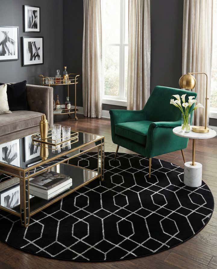 7' 10 x 7' 10 Marilyn Monroe™ Glam Trellis Round Rug