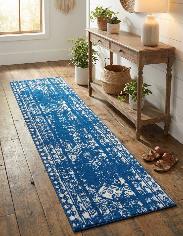 Detail image of 2' 7 x 10' Lennon Runner Rug