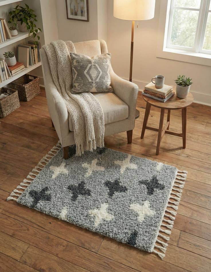 Detail image of 2' 2 x 3' Lagom Shag Rug