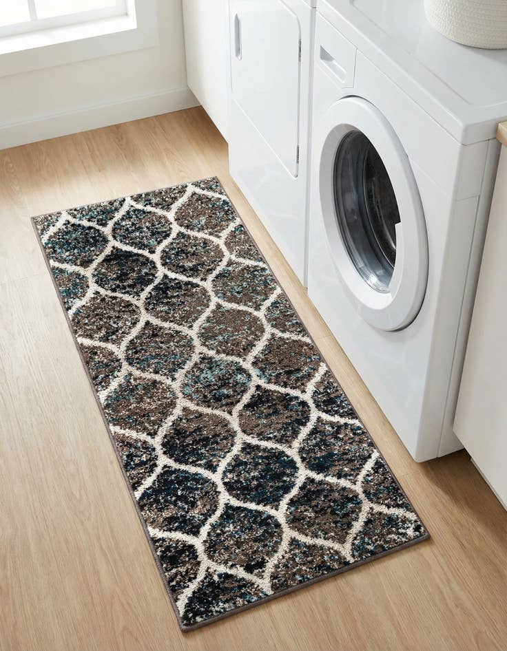 Detail image of  2' x 4' Lattice Frieze Runner Rug