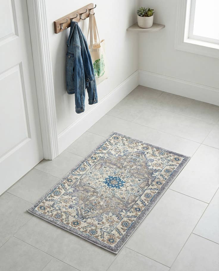 Detail image of 2' x 3' Viola Rug