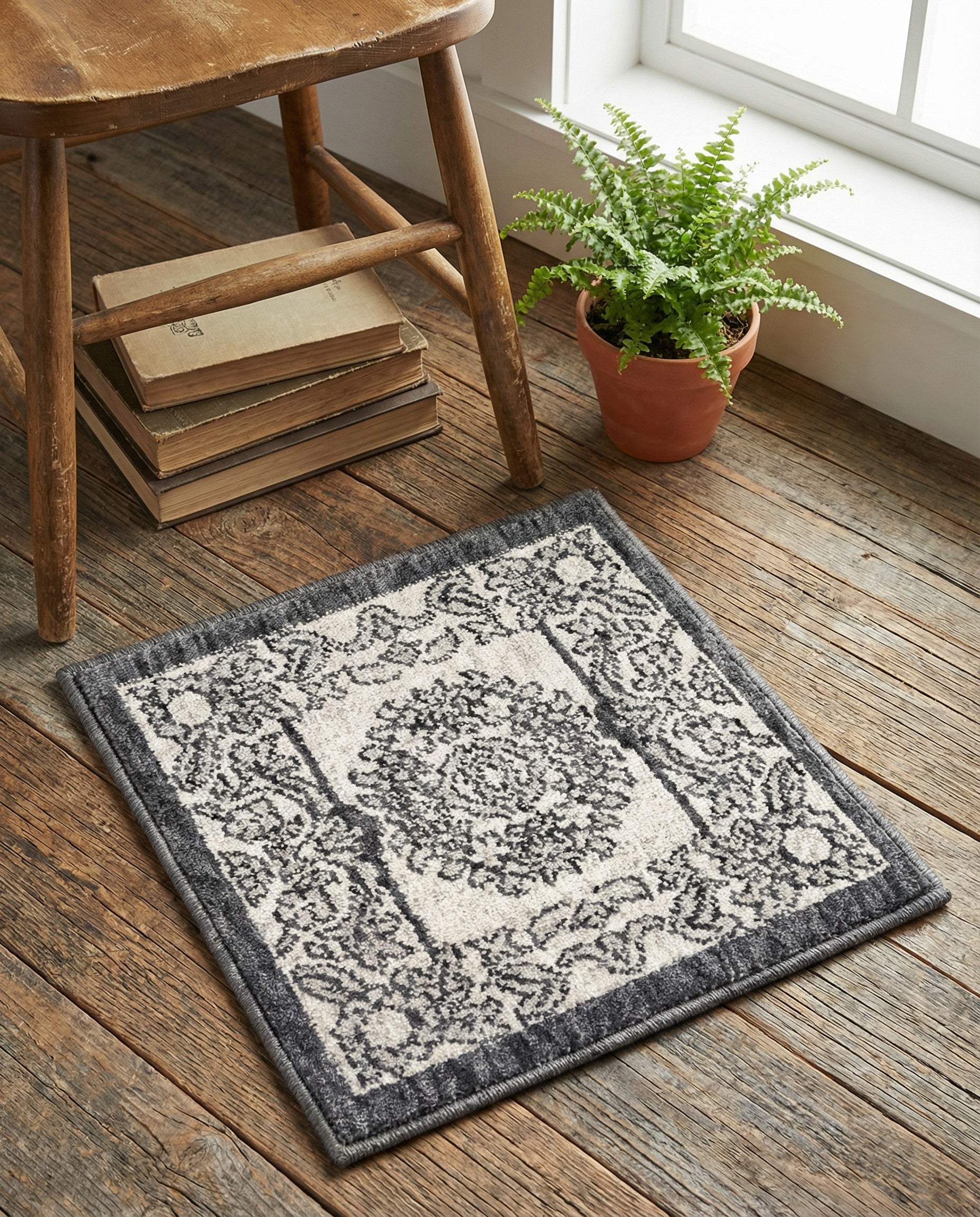 1' 4 x 1' 4 Eco Traditional Sample Rug